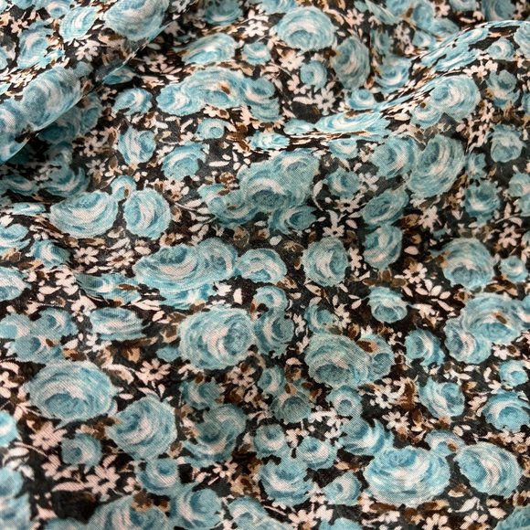 ๐Blue Roses Light Transparent Fabric for Sew a Nice Dress, Blouse etc 120 x 49 - Picture 3 of 10